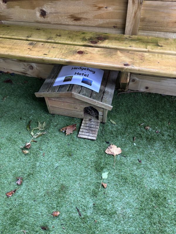 20251008081744_96_o_1j72ip7le1evc1pgt1bcnh1l90825